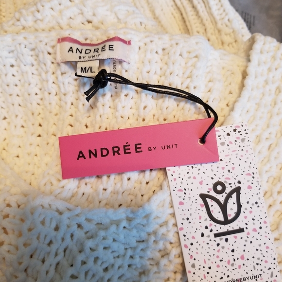 Boutique Womans sweater - Picture 2 of 2